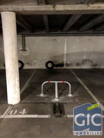 PARKING EN SOUS SOL