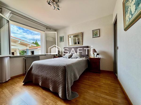 Spacieuse maison familiale, piscine, studio, 3 garages
