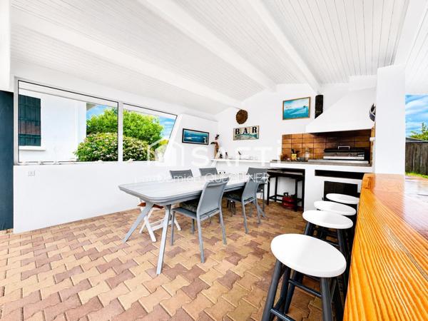 Spacieuse maison familiale, piscine, studio, 3 garages
