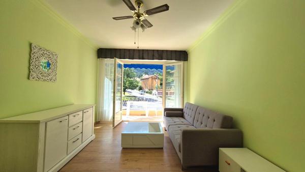Appartement traversant avec superbe vue VERNET LES BAINS (66)