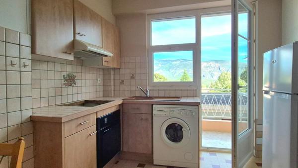 Appartement traversant avec superbe vue VERNET LES BAINS (66)