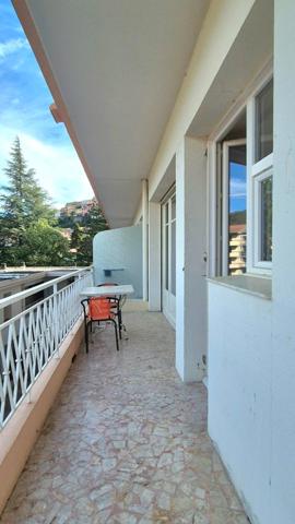 Appartement traversant avec superbe vue VERNET LES BAINS (66)