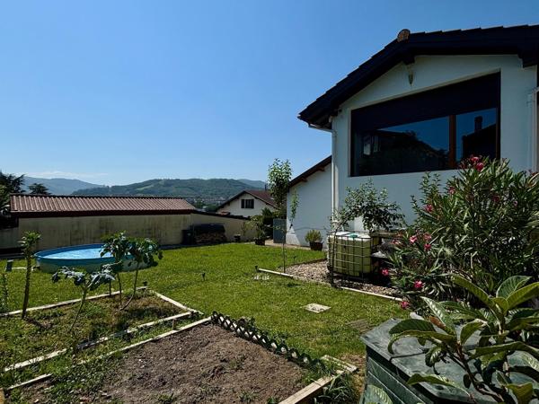 Comme une maison avec vue sur les montagnes – Duplex de charme de 105 m² avec jardin privatif