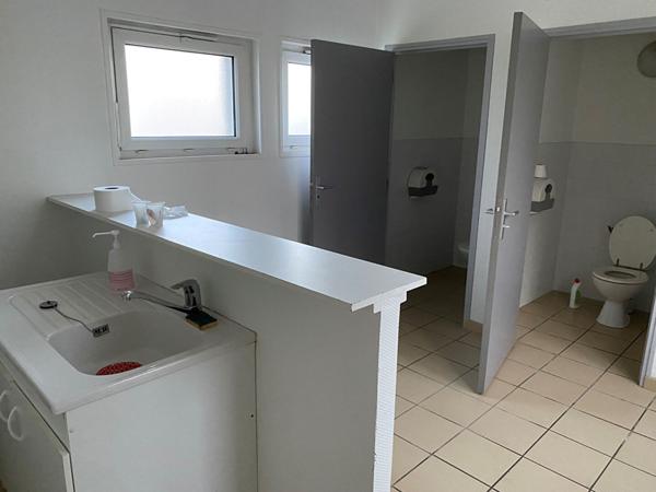 LOCAUX PROFESSIONNELS ROUTE DE CHERVEUX - NIORT