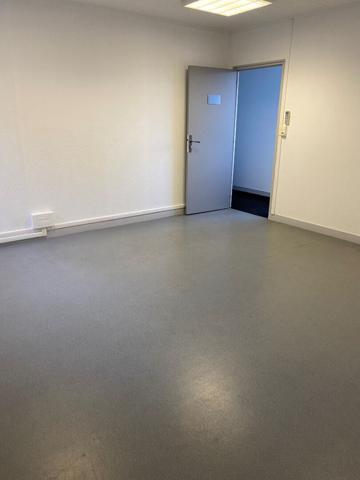 LOCAUX PROFESSIONNELS ROUTE DE CHERVEUX - NIORT