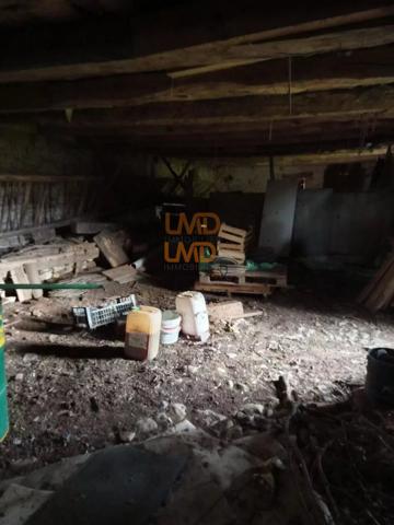 corps de ferme et sa longère en pierre avec terrain à Villeneuve