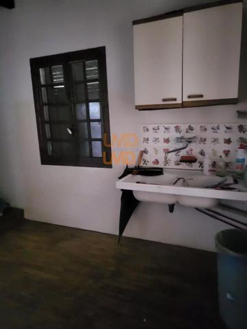 corps de ferme et sa longère en pierre avec terrain à Villeneuve