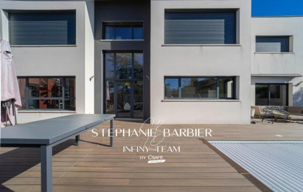 Magnifique Contemporaine  avec 4 suites  garage et jardin