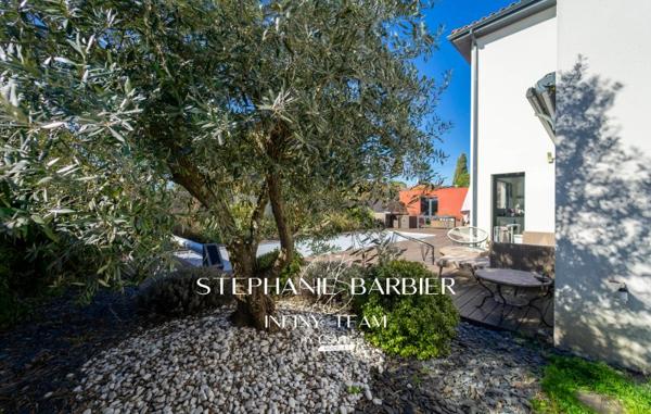 Magnifique Contemporaine  avec 4 suites  garage et jardin