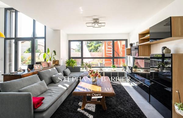 Magnifique Contemporaine  avec 4 suites  garage et jardin