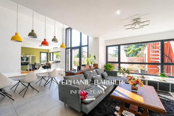 Magnifique Contemporaine  avec 4 suites  garage et jardin