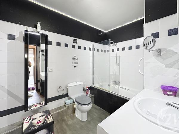 Appartement T6 à vendre  6 pièces - 150 m2 FREJUS - 83