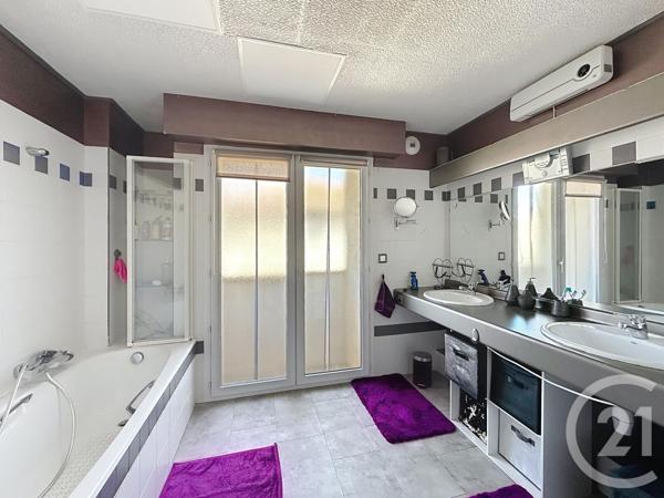 Appartement T6 à vendre  6 pièces - 150 m2 FREJUS - 83