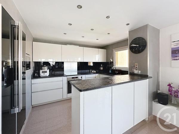 Appartement T6 à vendre  6 pièces - 150 m2 FREJUS - 83