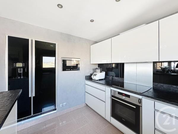 Appartement T6 à vendre  6 pièces - 150 m2 FREJUS - 83