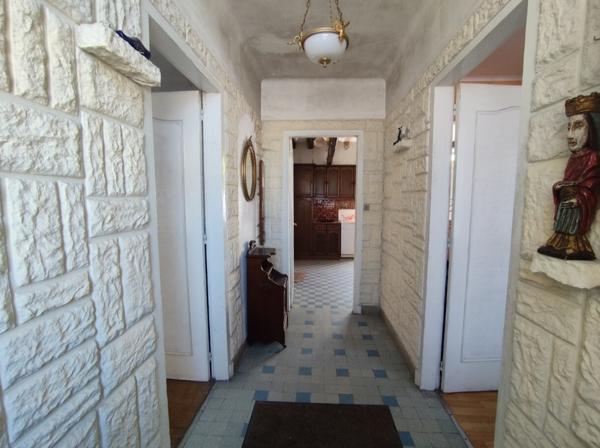 Maison de bourg avec cour et jardin 86 000 €