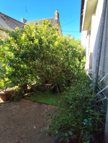 Maison de bourg avec cour et jardin 86 000 €