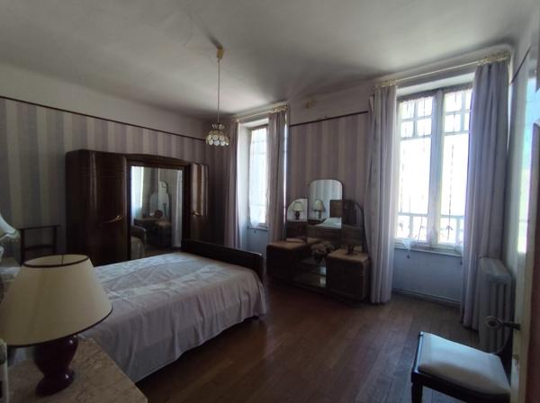 Maison de bourg avec cour et jardin 86 000 €