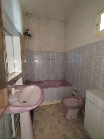 Maison de bourg avec cour et jardin 86 000 €