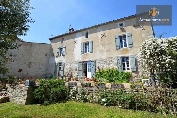 Vente                                                      Maison de village
                        
                     6 pièces                      235 m2                     à Lévignac-de-Guyenne