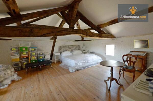 Vente                                                      Maison de village
                        
                     6 pièces                      235 m2                     à Lévignac-de-Guyenne