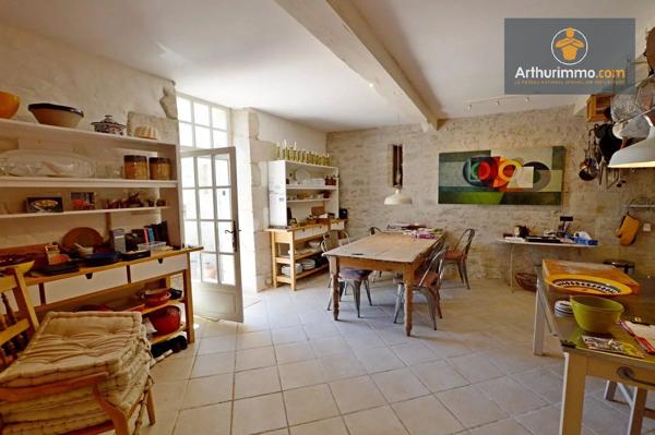 Vente                                                      Maison de village
                        
                     6 pièces                      235 m2                     à Lévignac-de-Guyenne