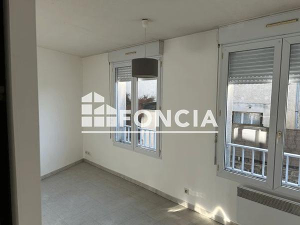 Location Studio 21.51 m² - 76-78 RUE DE MONTBERNAGE Poitiers 86000
