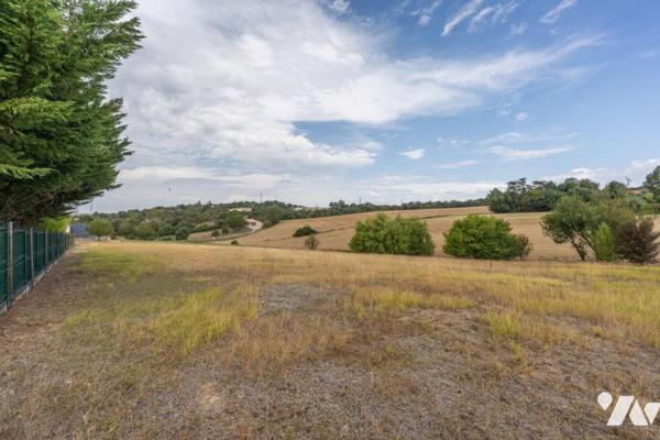 EXCEPTIONNEL TERRAIN CONSTRUCTIBLE QUINT VILLAGE