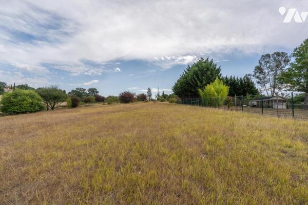 EXCEPTIONNEL TERRAIN CONSTRUCTIBLE QUINT VILLAGE