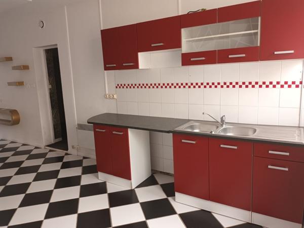 Immeuble de rapport centre ville Aiguillon