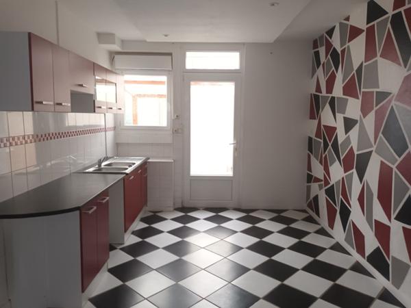 Immeuble de rapport centre ville Aiguillon
