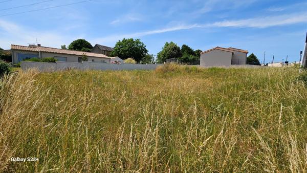 Terrain Champdeniers Saint Denis 266 m2