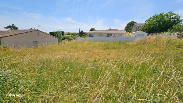 Terrain Champdeniers Saint Denis 266 m2