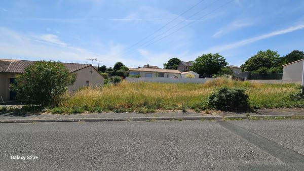 Terrain Champdeniers Saint Denis 266 m2