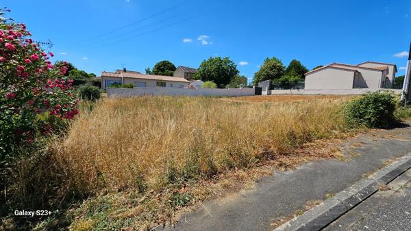 Terrain Champdeniers Saint Denis 266 m2