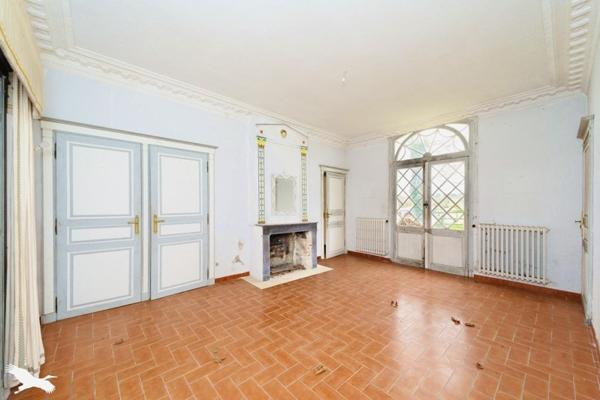 Maison à vendre |  La Roche-Chalais |  15 pièces | 287 m²