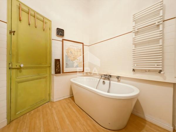 Appartement de standing T5 de 137m2 en plein Coeur de Saint victor 13007 Marseille