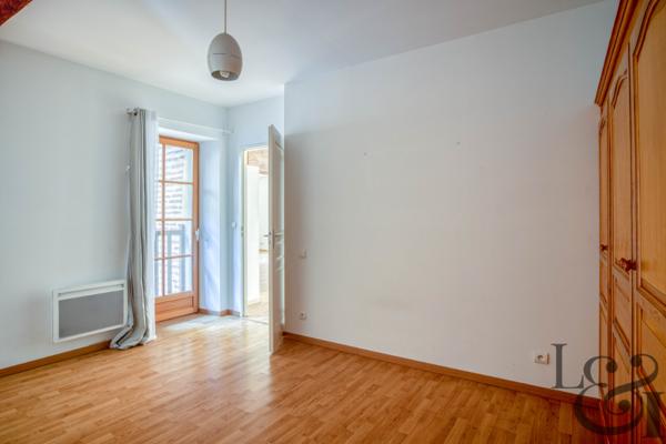 A vendre appartement en pierre rénové T3