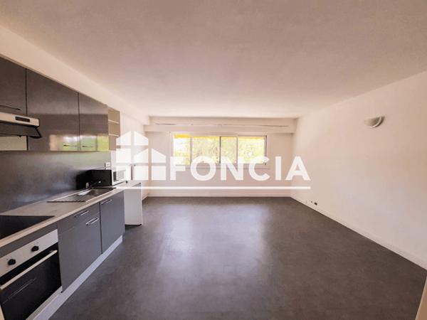 Location Studio 34.67 m² - 15 RUE DES MICHELS Le Cannet 06110