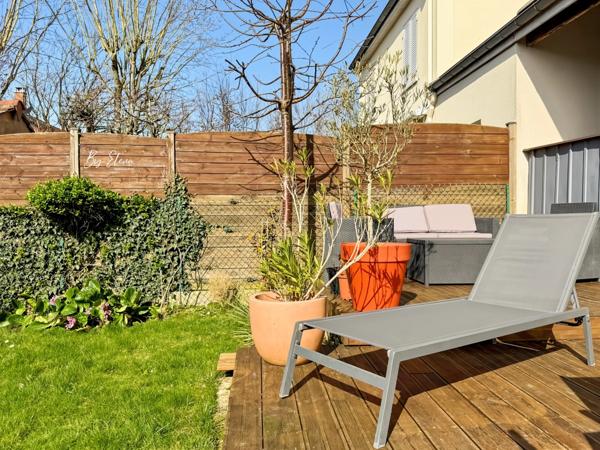 Maison de ville au style actuel – 4 chambres – Jardin sans vis-à-vis – Bussy-Saint-Georges (77), proche Golf et à pied de tout – RER A à 10 minutes