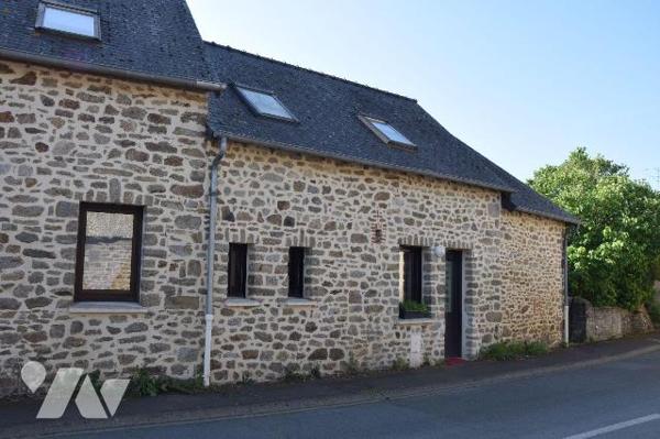 LA BAZOGE MONTPINCON- Ensemble immobilier loués de 3 logements. 

Un ensemble de 3 logements ...