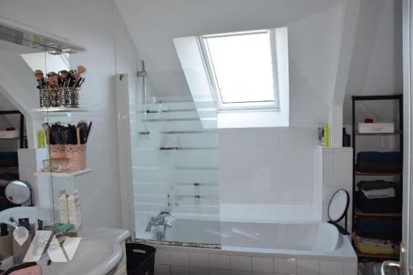 LA BAZOGE MONTPINCON- Ensemble immobilier loués de 3 logements. 

Un ensemble de 3 logements ...