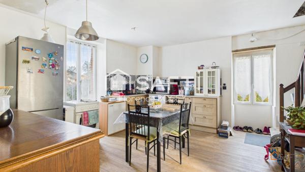 Le charme de l’ancien allié à la liberté de concevoir votre intérieur sur mesure.