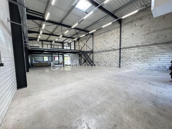 Local commercial de 341 m²