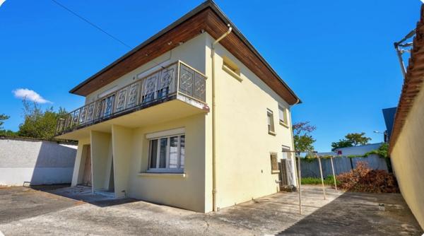 Maison
         5 pièces
        - 180 m² Bien prestige 850 000 € *