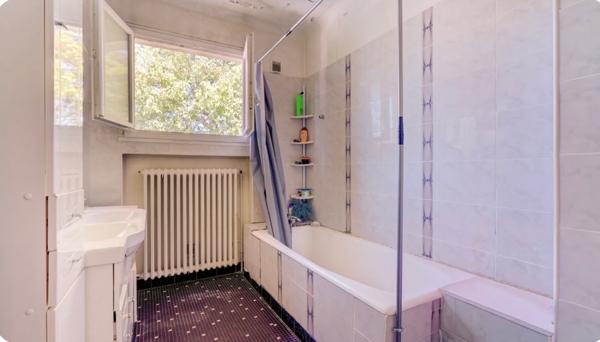 Maison
         5 pièces
        - 180 m² Bien prestige 850 000 € *