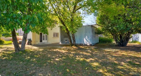 Maison
         5 pièces
        - 180 m² Bien prestige 850 000 € *