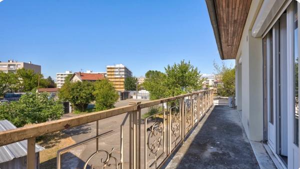 Maison
         5 pièces
        - 180 m² Bien prestige 850 000 € *