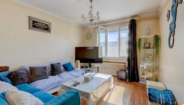 Maison
         5 pièces
        - 180 m² Bien prestige 850 000 € *