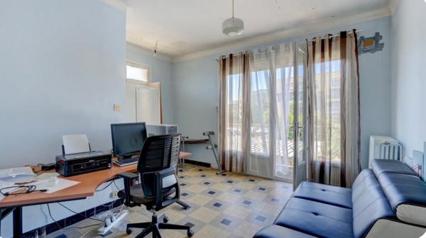 Maison
         5 pièces
        - 180 m² Bien prestige 850 000 € *